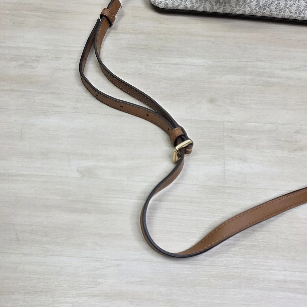 Michael Kors Womens Veronica Small Acorn Signature Logo Satchel Crossbody Bag